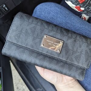 Michael Kors Jet Set Wallet